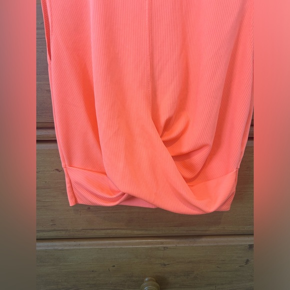 NIKE Dri-Fit Cropped Tank - Picture 8 of 9